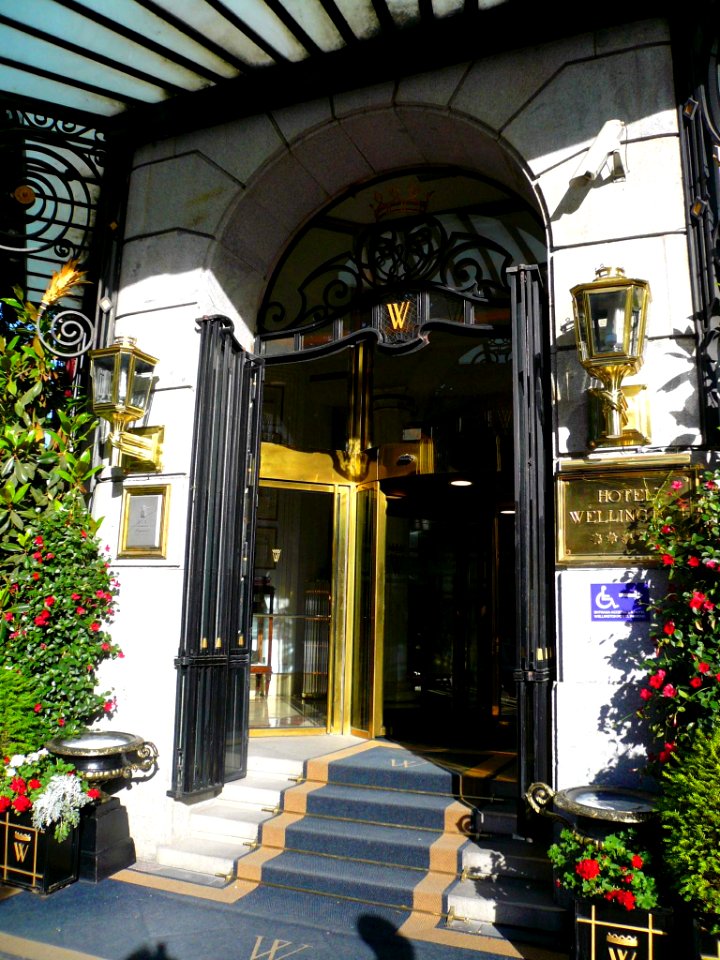 Madrid - Calle de Velázquez, Hotel Wellington 3