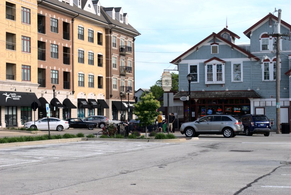 Lamplighter Inn in Palatine, Illinois