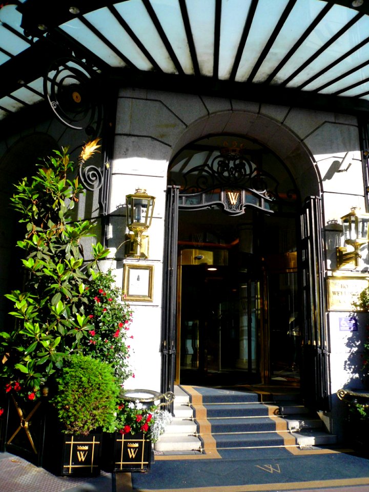 Madrid - Calle de Velázquez, Hotel Wellington 5