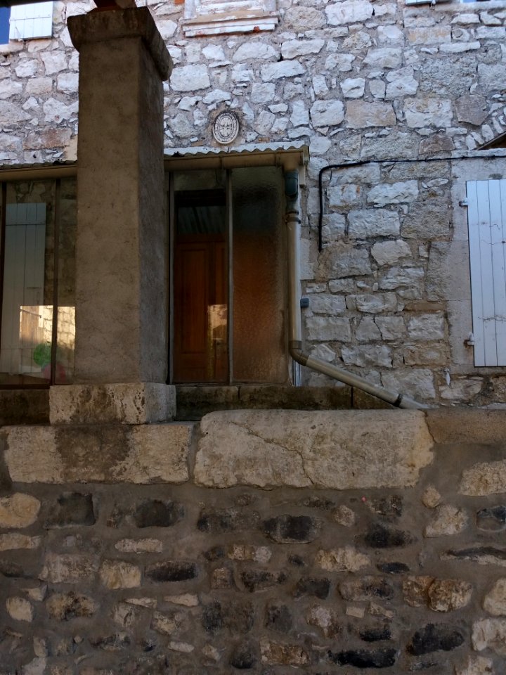 Lussas - Route de Mirabel, médaillon