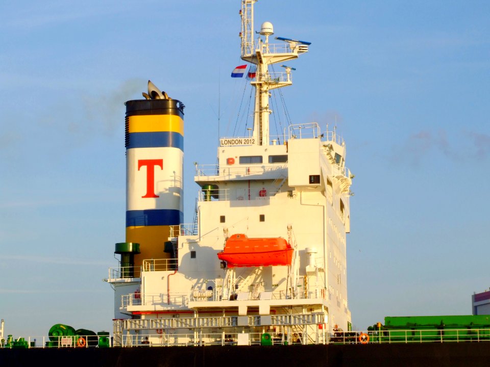 London 2012 superstructure IMO 9442756, pic2