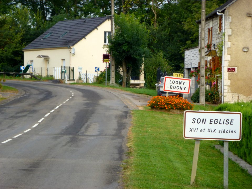 Logny-Bogny (Ardennes) city limit sign