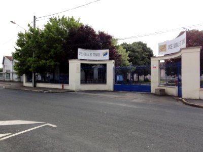 Lunéville (M-et-M) entrée lycée géneral et technique
