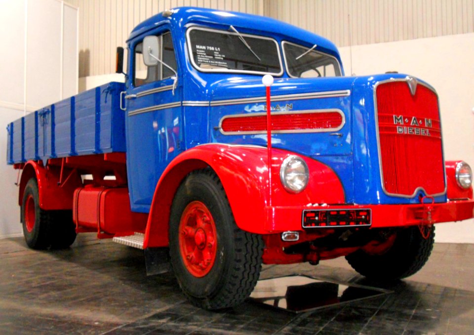 MAN 758 L1 truck built 1954 Spielvogel