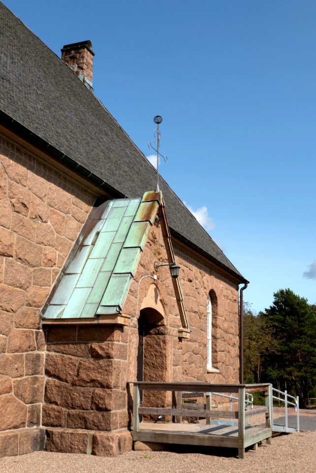 Lyse Church entrance