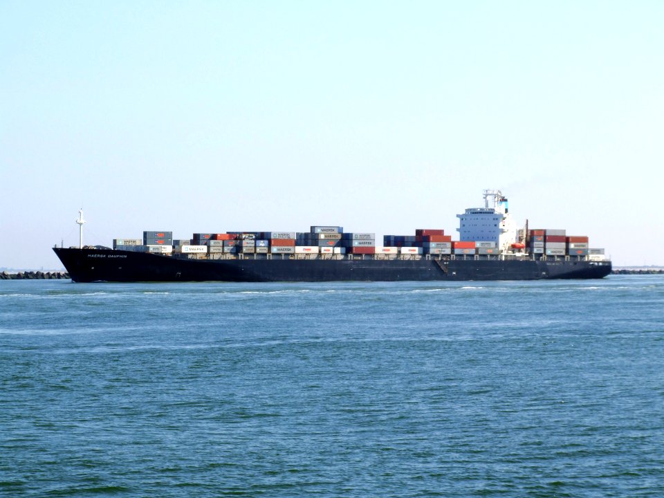 Maersk Dauphin IMO 9080613, leaving Port of Rotterdam, Holland 10-Sep-2006