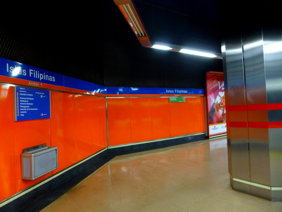 Madrid - Estación de Metro de Islas Filipinas 1