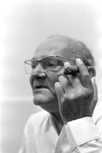 Lou de Palingboer spreekt voor laatste maal in Frascati. Nummer 16, 17, 18 Lou, , Bestanddeelnr 920-5599