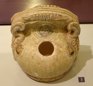 Lime pot, Viet, Ha Bac, 16th century - Vietnamese Women's Museum - Hanoi, Vietnam - DSC04158