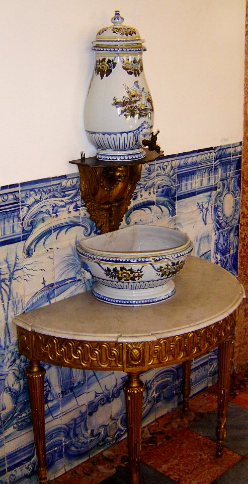 Lisbon City Museum, water jug