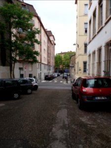 Lyon 1er - Rue Raymond, vers le nord depuis l'EHPAD