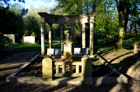 Limburg, Hauptfriedhof, Grab Obenauer
