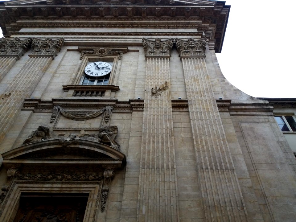 Lyon 1er - Rue René Leynaud - Église Saint Polycarpe, trou dans la façade