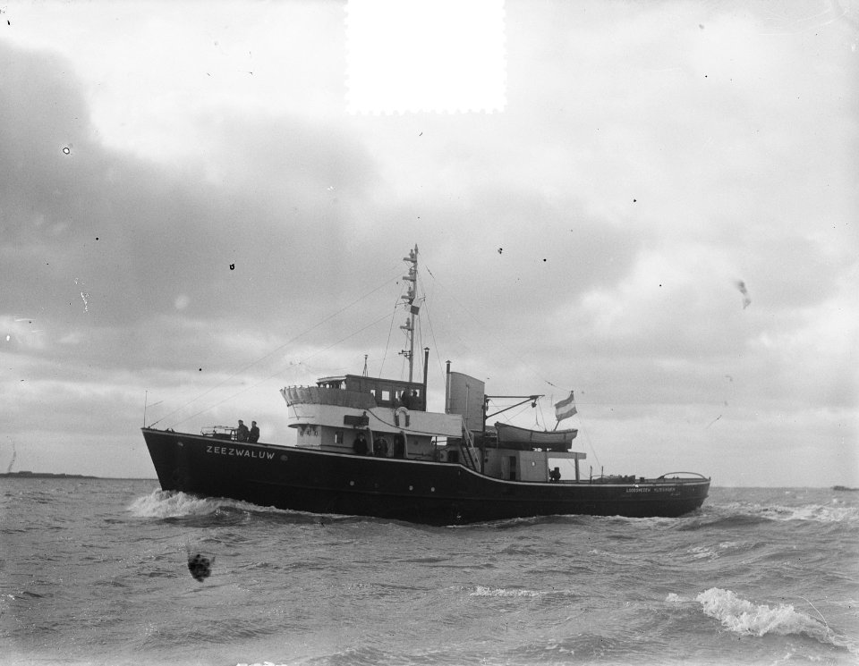 Loodsboot Zeezwaluw in actie, Bestanddeelnr 905-5273