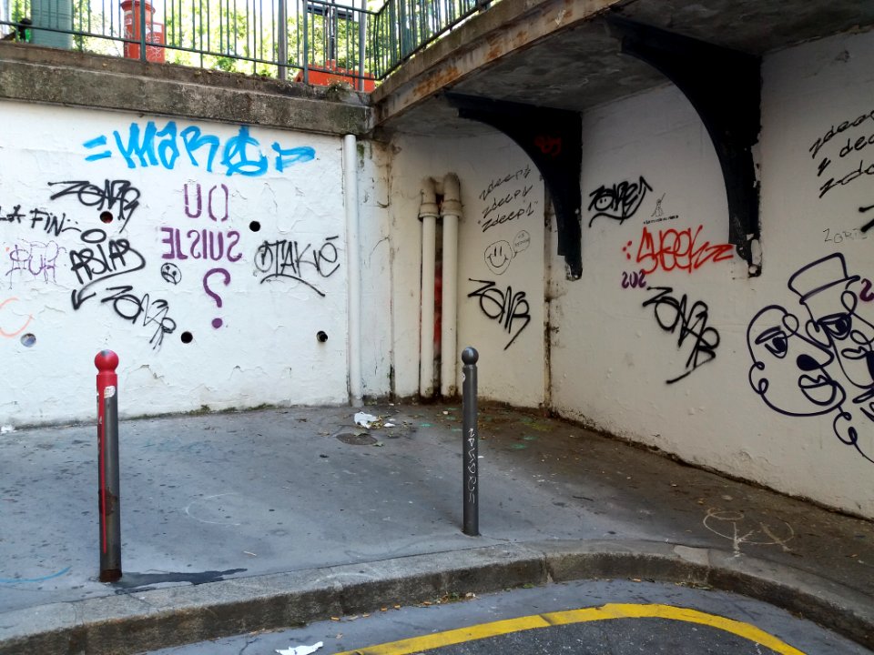 Lyon 1er - Rue Fernand Rey, graffiti sous la rue de l'Annonciade
