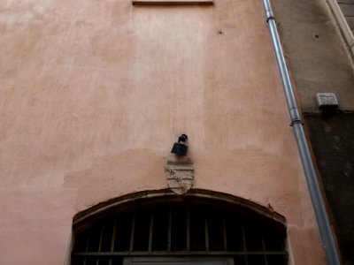 Lyon 1er - Impasse de la Platière, arcade avec le blason de la famille Rivoire