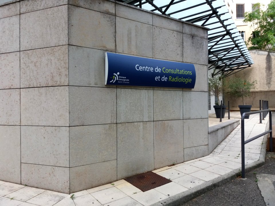 Lyon 1er - Clinique Saint-Charles, plaque Centre de Consultations et de Radiologie