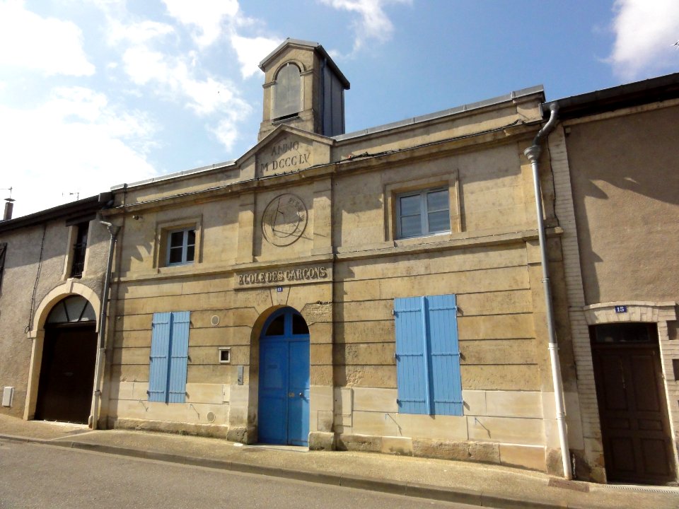 Longeville-en-Barrois (Meuse) école des garçons