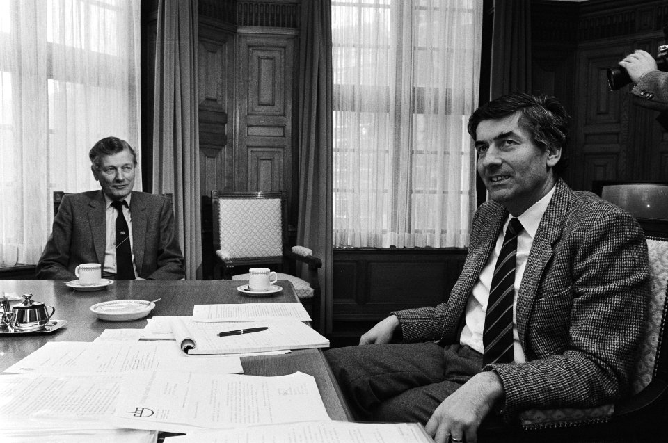 Lubbers (r) en De Koning (Sociale Zaken), Bestanddeelnr 932-3861