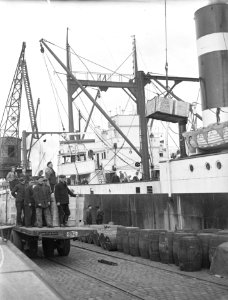Lossen van kisten, Bestanddeelnr 902-1307