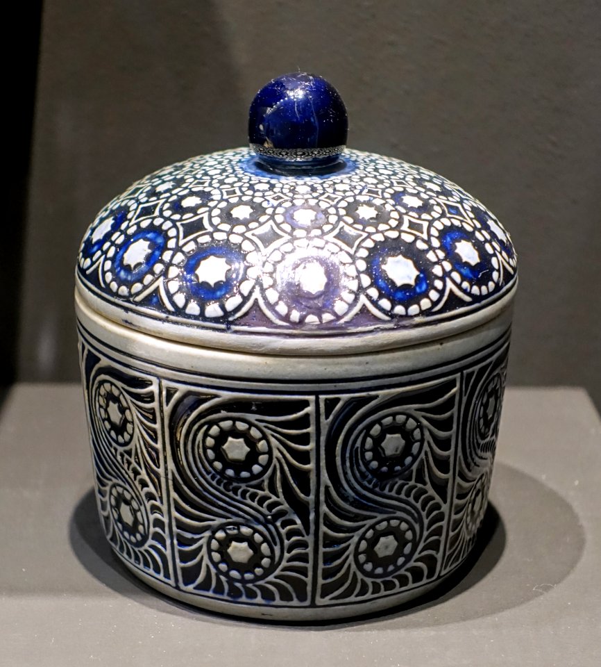 Kitchen container by Albin Muller, 1908-1912, earthenware - Museum Künstlerkolonie Darmstadt - Mathildenhöhe - Darmstadt, Germany - DSC06121