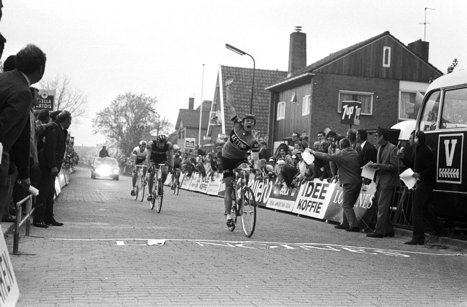 Klaas Balk als eerste over de finish in Wieringen, Bestanddeelnr 924-5463