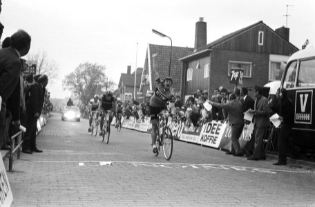 Klaas Balk als eerste over de finish in Wieringen, Bestanddeelnr 924-5463