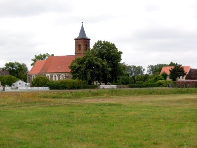 Kirche Gadegast -Fernansicht von Nordwest- August 2020b