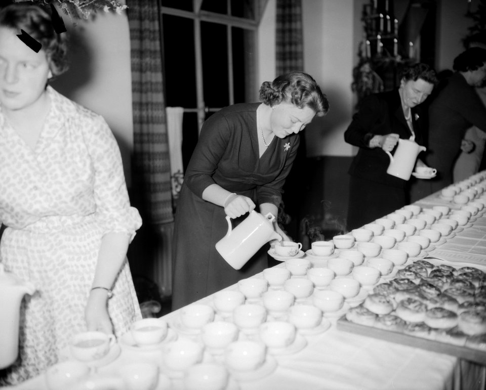 Kerstviering op Paleis Soestdijk prinses Beatrix, Bestanddeelnr 909-2046