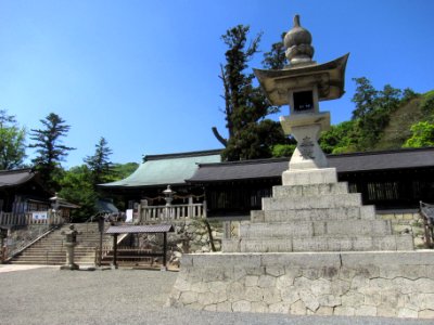 Kibitsuhiko-jinja tourou and haiden