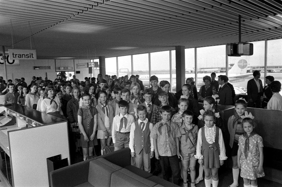 Kinderen, zangers, dansers, Bestanddeelnr 925-6716