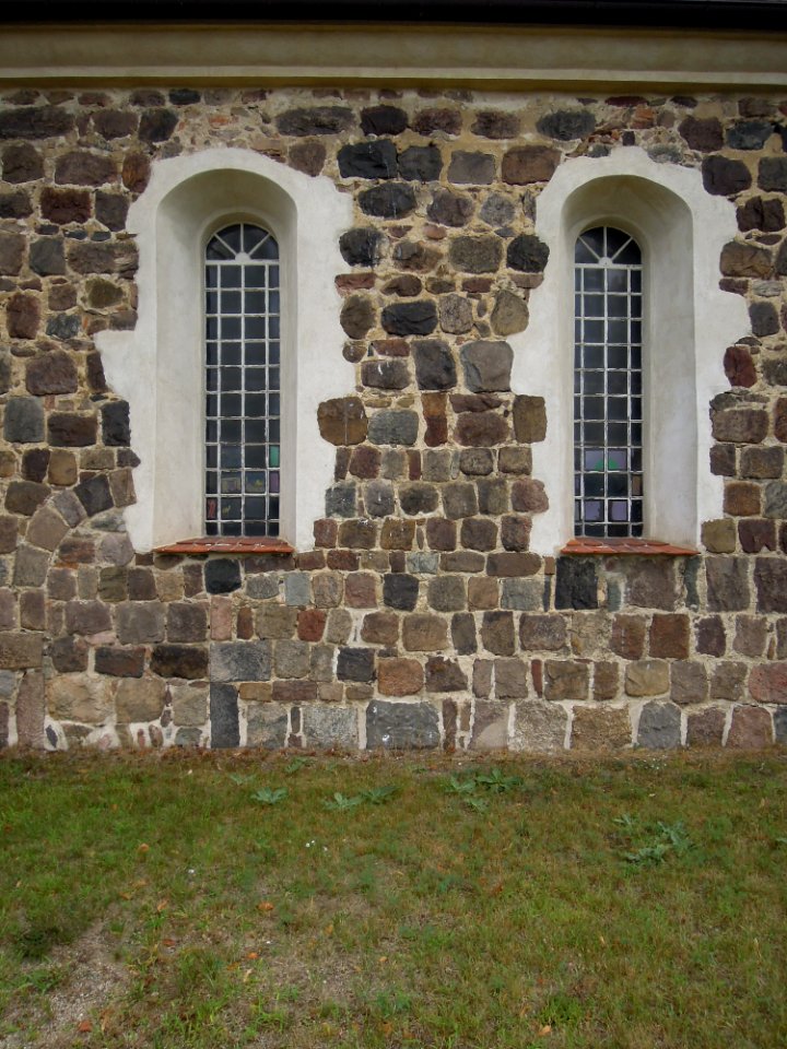 Kirche Gadegast -Südfassade Saallichter ostseitig- August 2020
