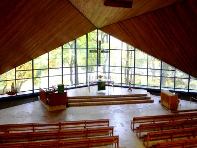 Kirche am Lietzensee innen