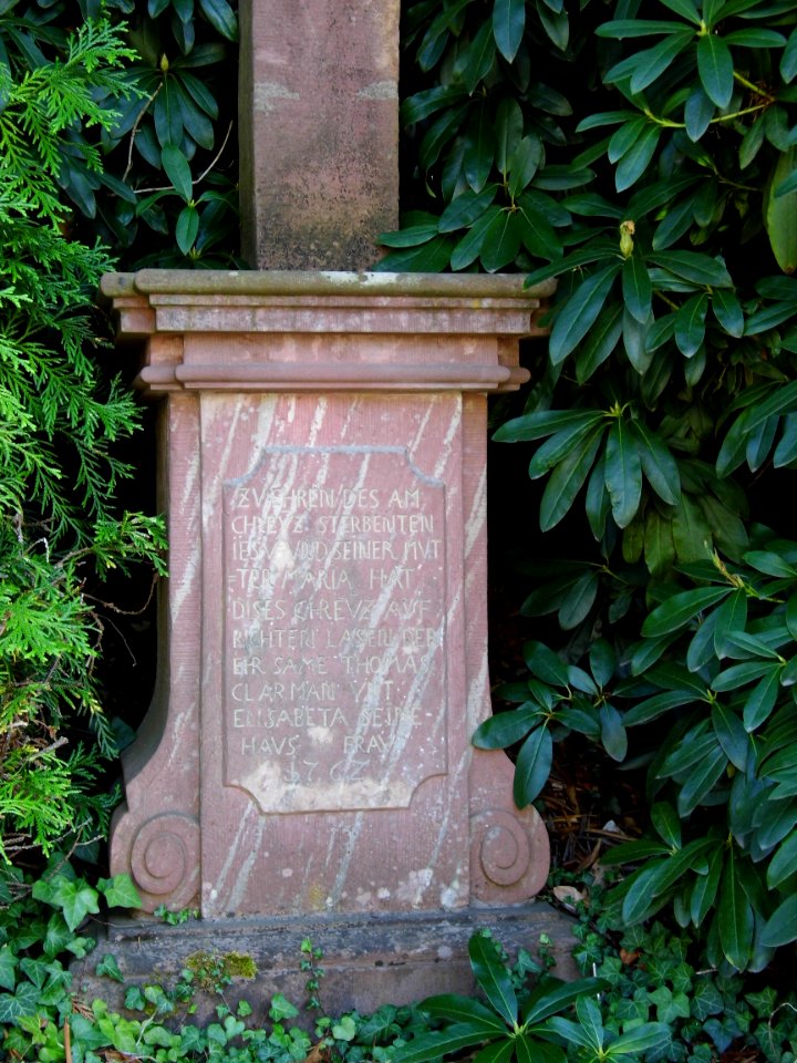 Kelkheim, Wegkreuz Gimbacher Weg 7, Sockel
