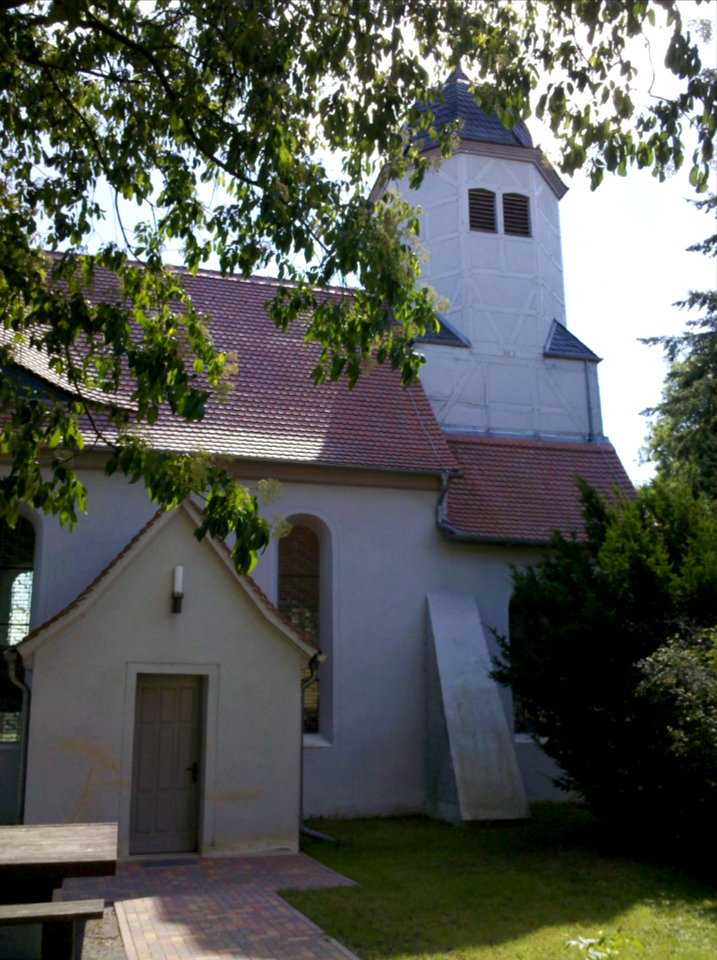 Kirche Krina -Nordansicht Turm- im Juli 2020