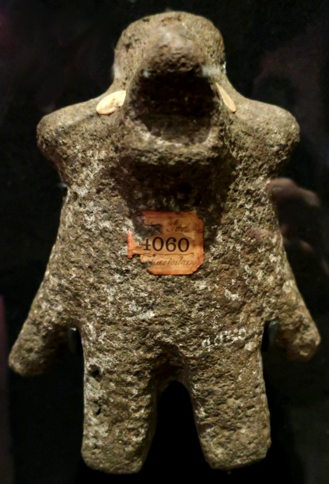 Ki'i from Maui, Hawaii, stone and shell, Bishop Museum 04060