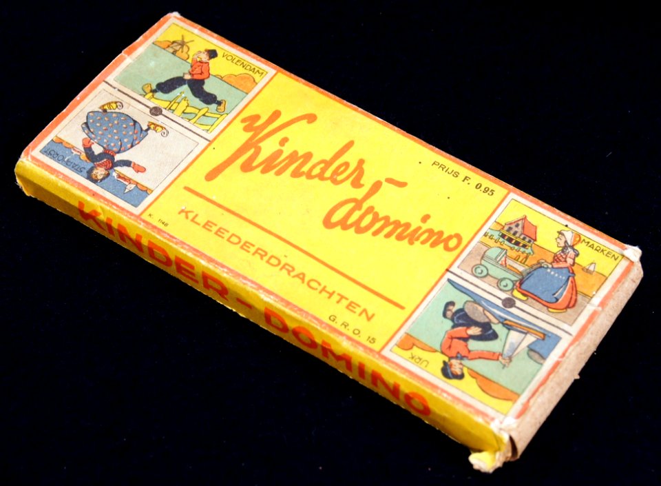 Kinder Domino kleederdrachten, foto3