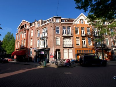 Johannes Verhulststraat en Cornelis Schuytstraat met Slacherij van Dam en Bloemist photo
