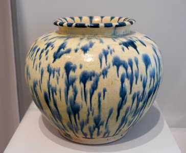 Jar with Blue Splashes, China, Tang dynasty, 700-750 AD, earthenware, lead-fluxed clear glaze, cobalt blue - Arthur M. Sackler Museum, Harvard University - DSC00905