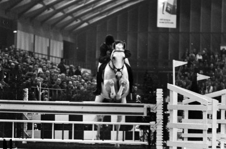 Jumping Amsterdam in RAI. De Duitser A. Schockmohle in aktie, Bestanddeelnr 920-8154