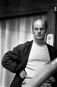 Japanner Furuya vanuit Parijse gevangenis overgevlogen naar Schiphol met Frans m, Bestanddeelnr 927-4524