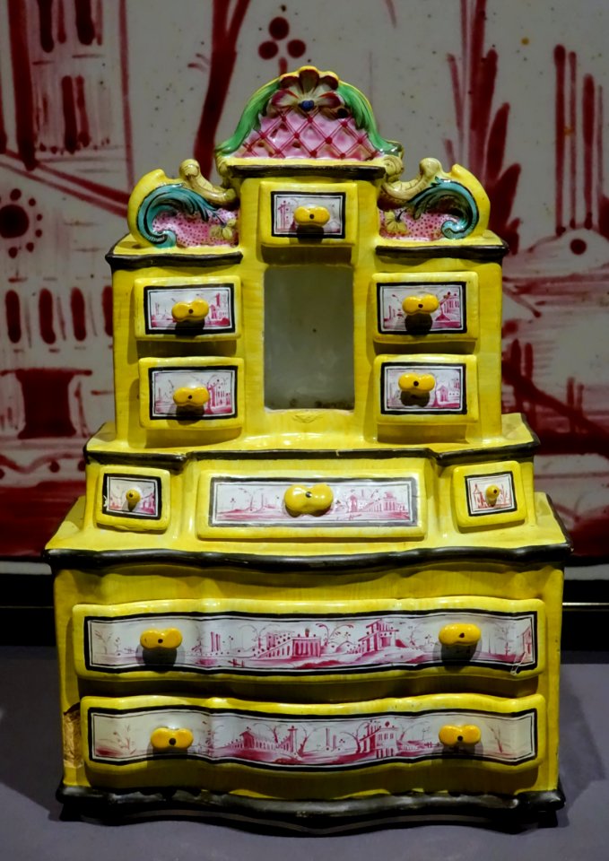 Jewel case, Tata, Hungary, 1786, faience - Museum of Anthropology, University of British Columbia - DSC08771