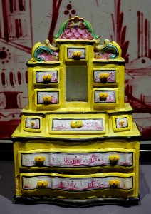 Jewel case, Tata, Hungary, 1786, faience - Museum of Anthropology, University of British Columbia - DSC08771