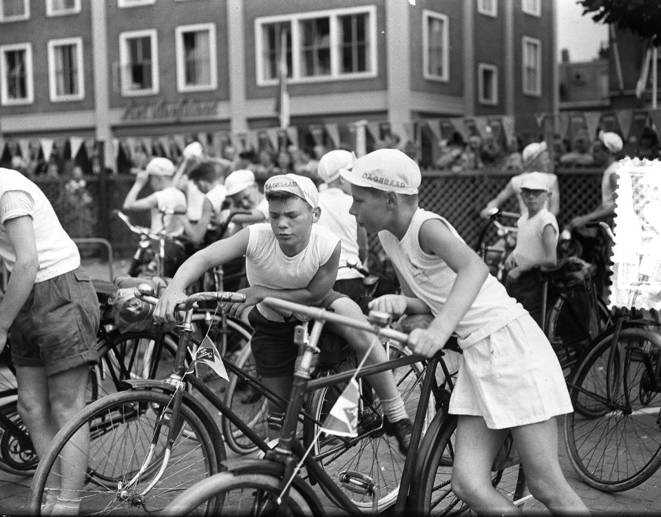 Jeugdronde wielrijden in Gelderland, start Arnhem, Bestanddeelnr 907-2602