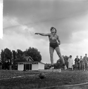 Jeugdkampioenschappen atletiek te Rotterdam, Els van Noorduyn(kogelstoten), Bestanddeelnr 916-6576