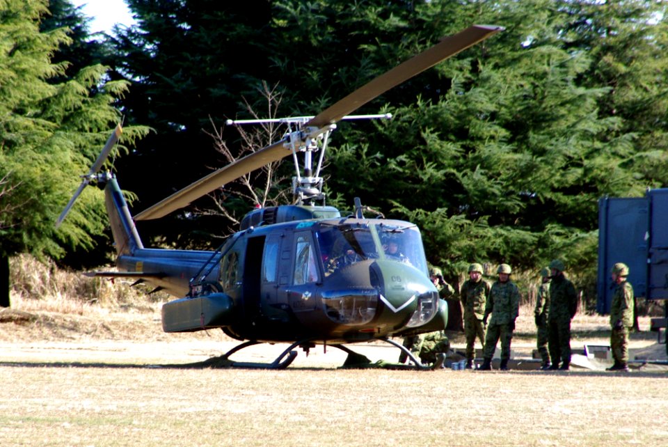 JGSDF UH-1H & Type87 mine dispenser 20100110-01