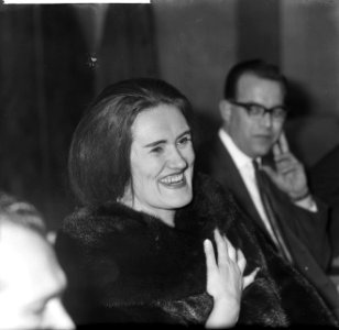 Joan Sutherland in Concertgebouw onder leiding van Fulvio Vernizzi (dirigent), Bestanddeelnr 913-5585