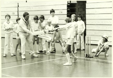 Jeugd cricket. NL-HlmNHA 5400465492