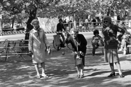 Jeu de Boules kampioenschappen van Nederland op Amsterdams Museumplein deelneme, Bestanddeelnr 929-3429