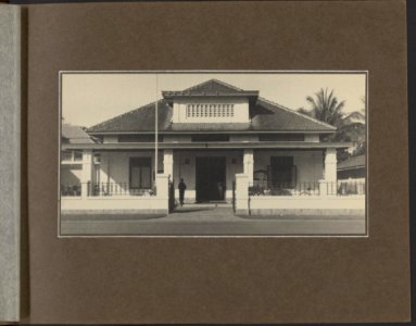 Kantoorgebouw, waarschijnlijk in Medan, Bestanddeelnr 823 10